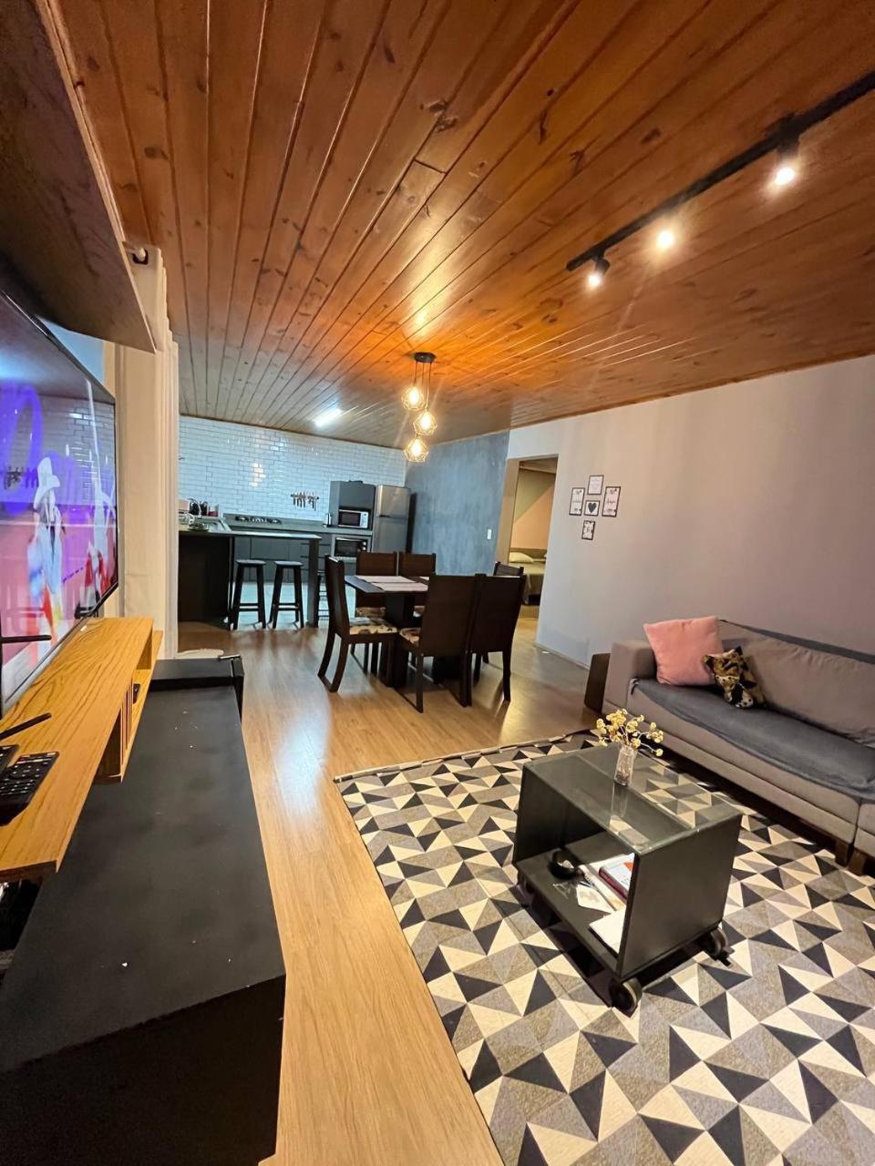 Casa F Nogueira *